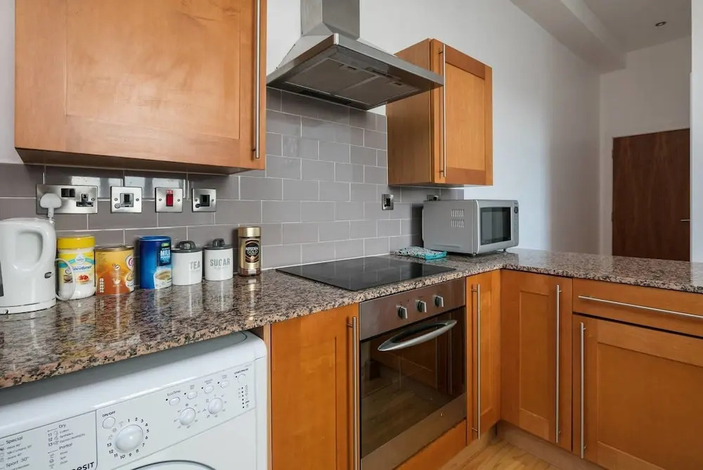 Apartment 33