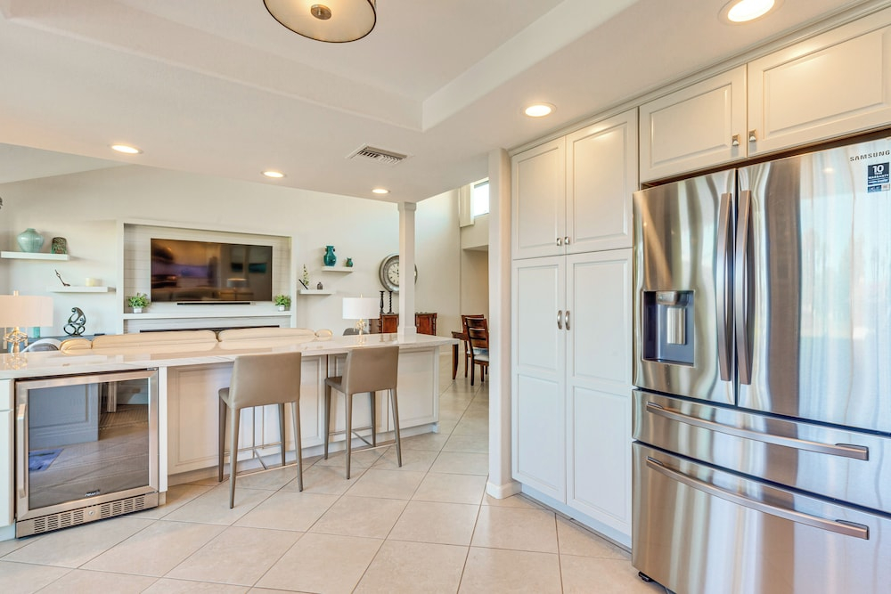 11 Mi to Coachella: Palm Desert Gem w/ Pool Access