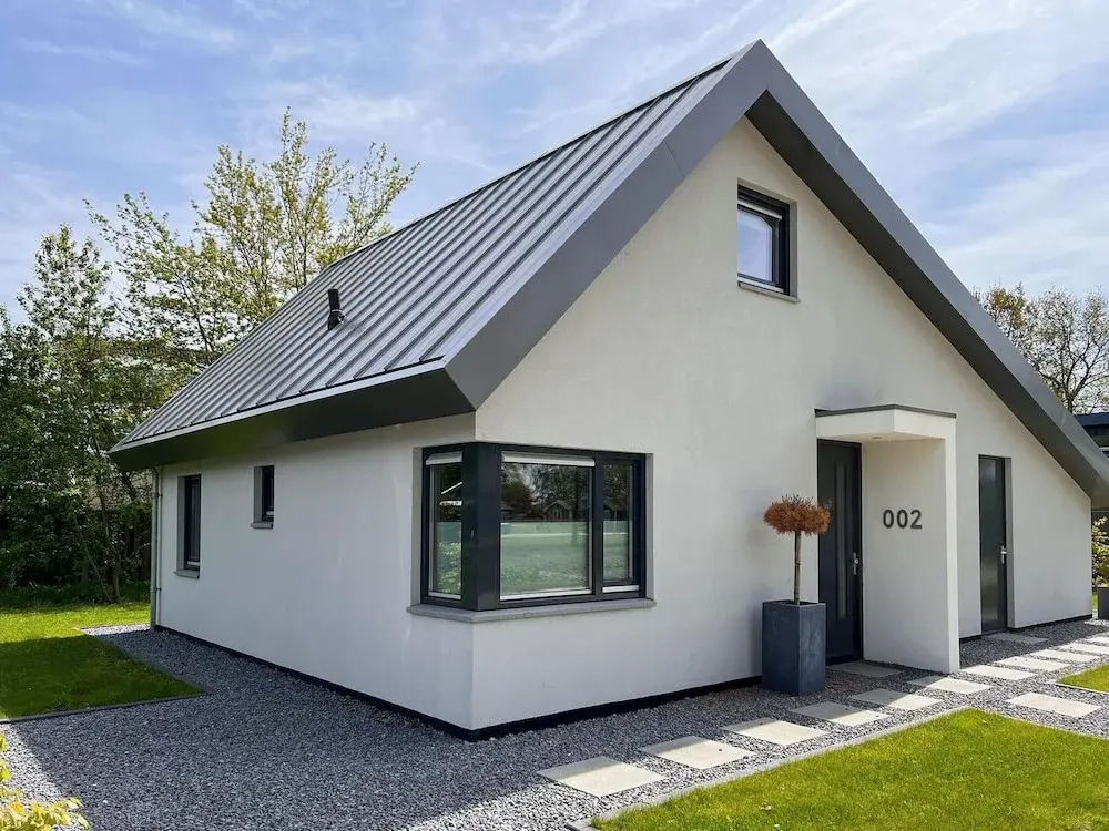 Eco-friendly Villa With Terrace and Garden