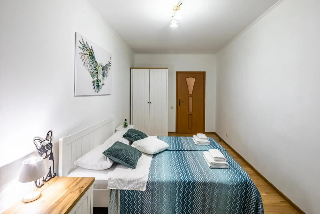 The MAIN square! 2 separated bedrooms, balcony