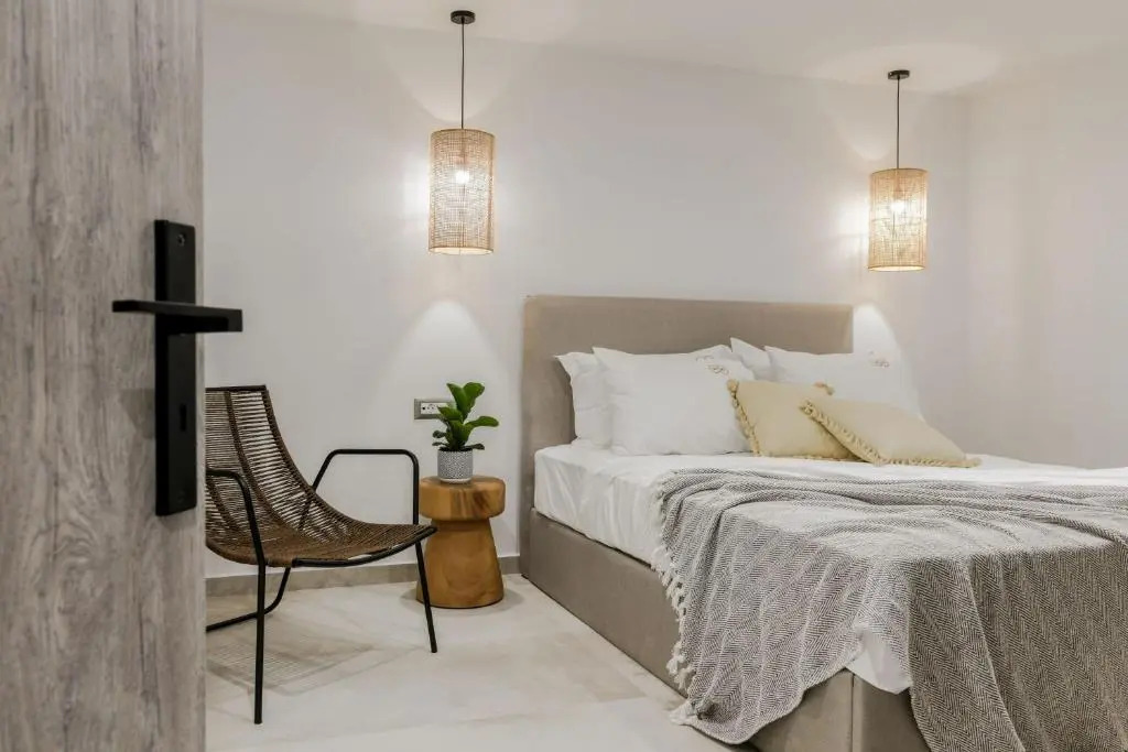 Lagoon Luxury Suites
