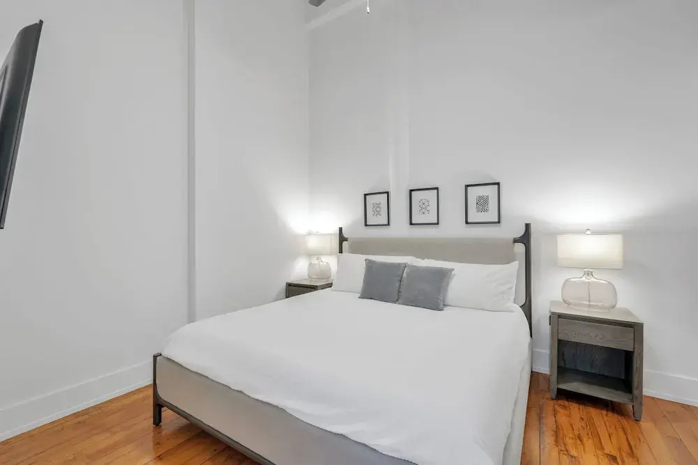Landing Stylish 1BD Yoga Studio Gym
