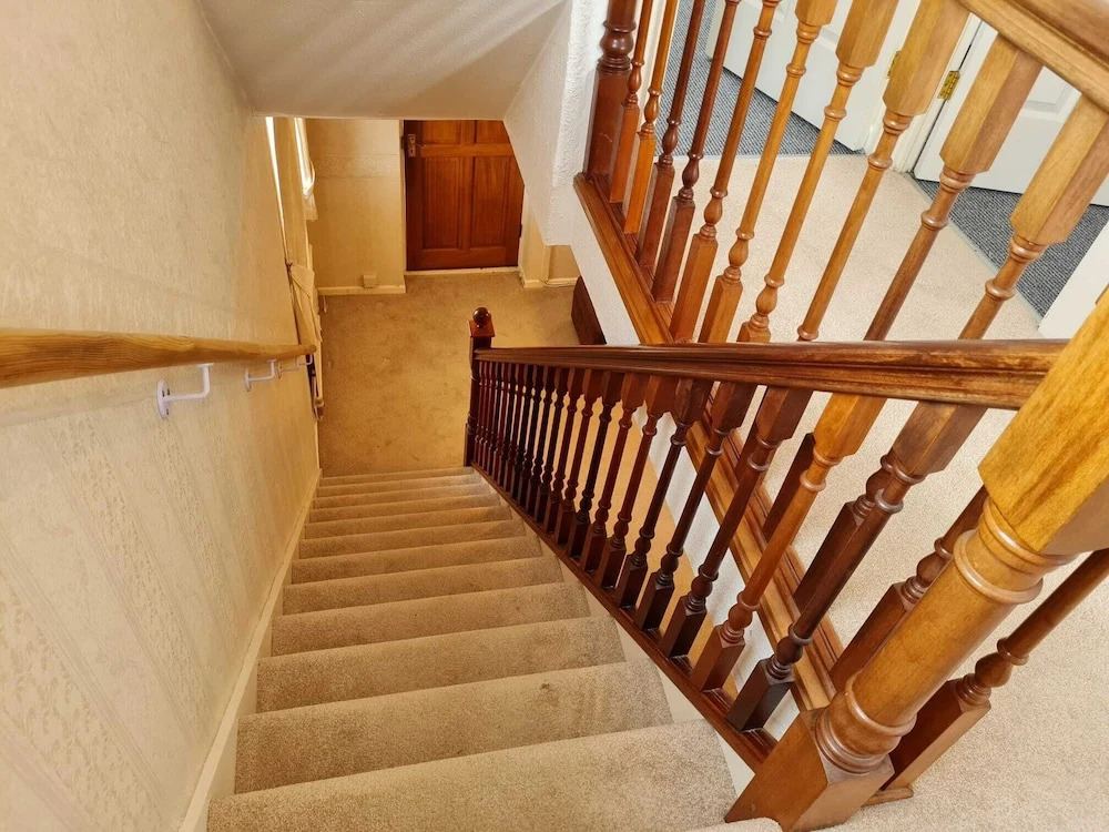 Immaculate 3-bed House With Free Parking in Bolton