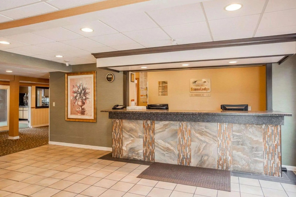 Days Inn & Suites Milwaukee Airport