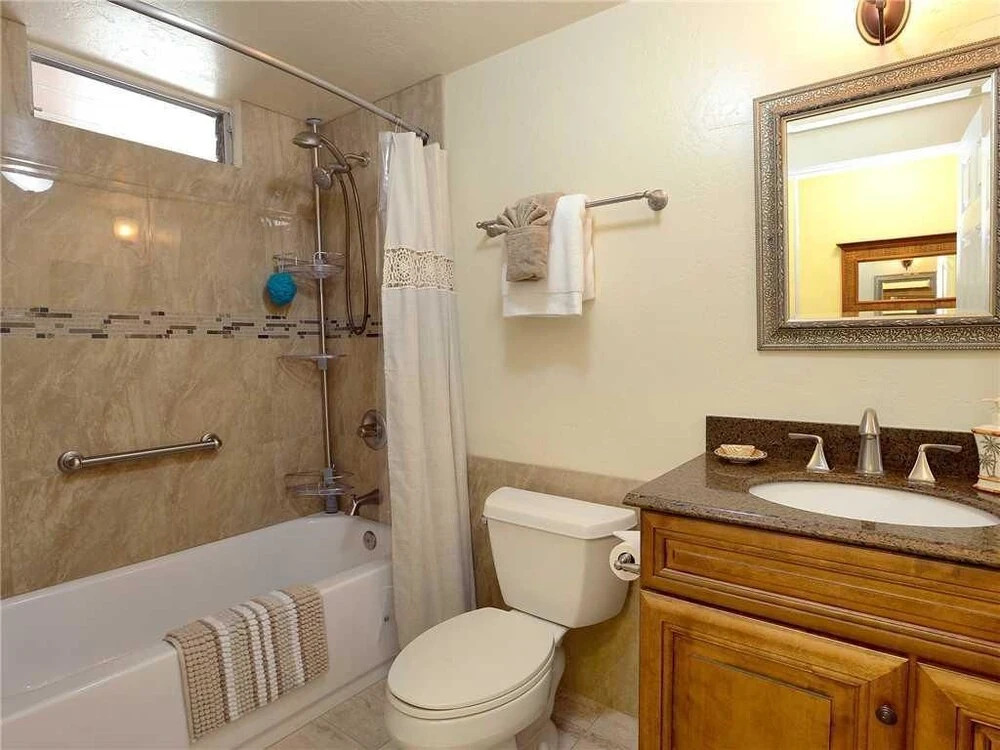Nani Kai Hale 303 - One Bedroom Condo with Ocean View