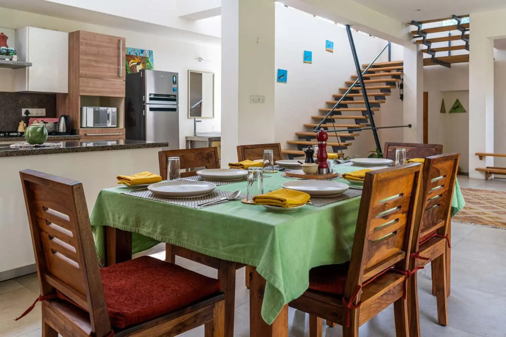Daveys Townhouse by VEO, StayVista - 3BHK Pet-Friendly Villa with EV Station