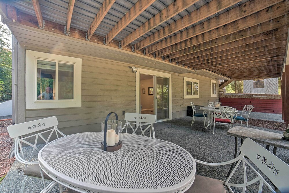 Lovely Snohomish Studio Near Boating & Hiking