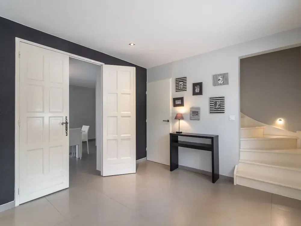 Luxurious villa in Saint geniès de Fontedit with heated pool