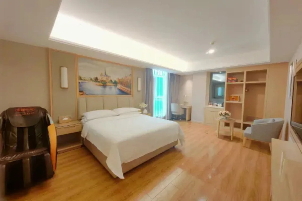 Vienna International Hotel (Chongqing Nanping Pedestrian Street)