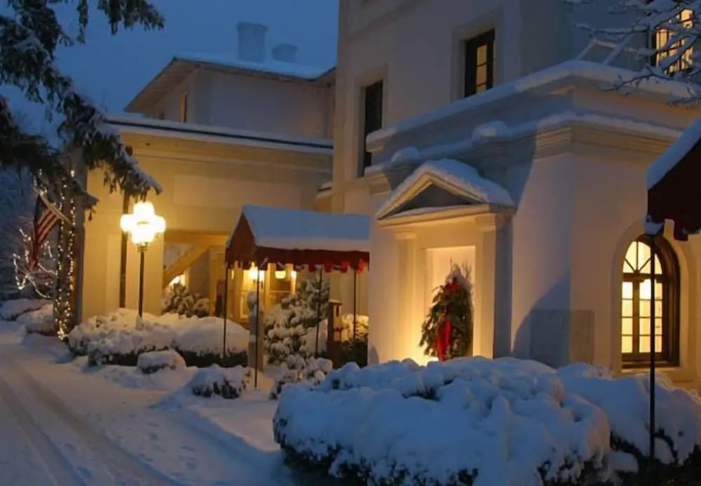 Geneva On The Lake Boutique Resort Hotel