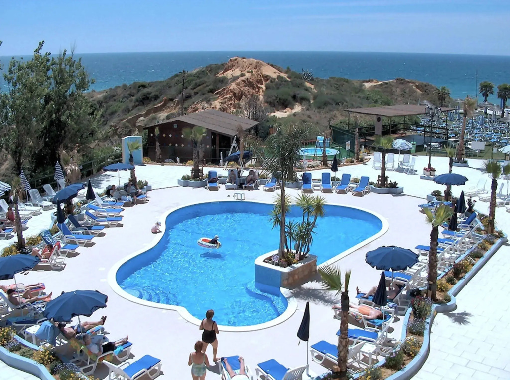 Auramar Beach Resort