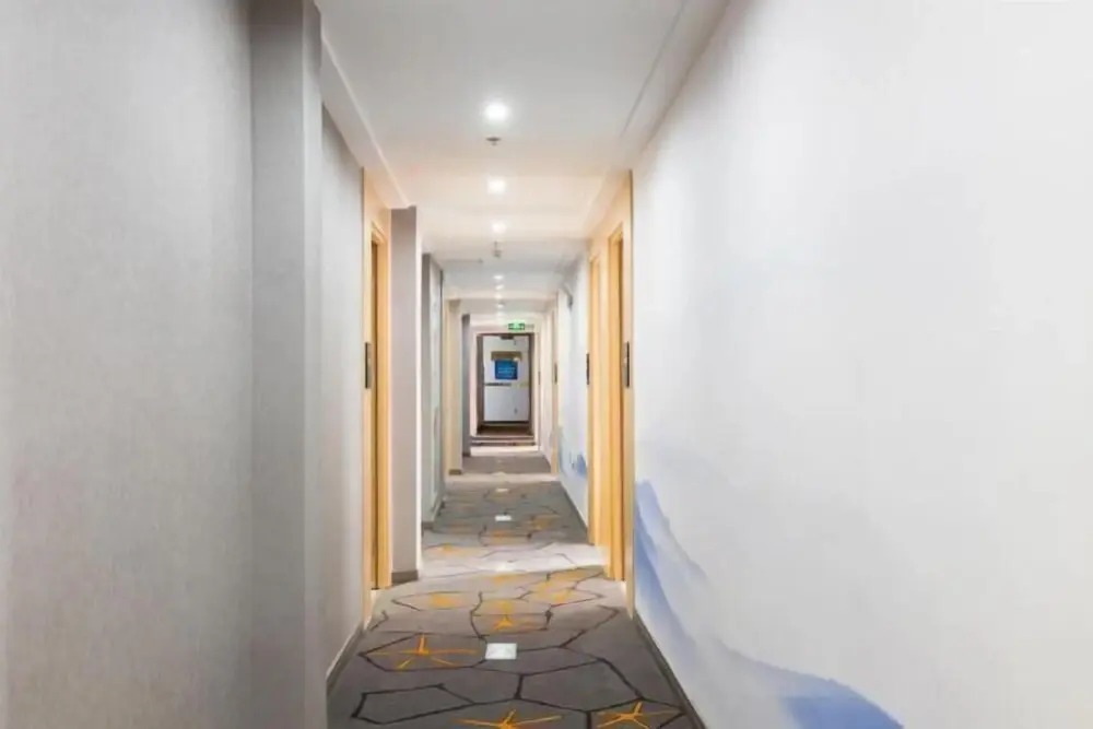Junyi Hotel (Shaoxing Shangyu Pedestrian Street)