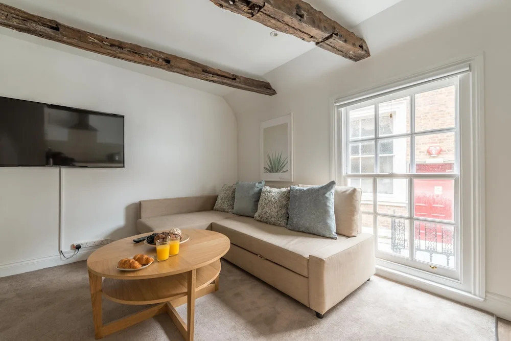 Hampden Apartments - the Anne