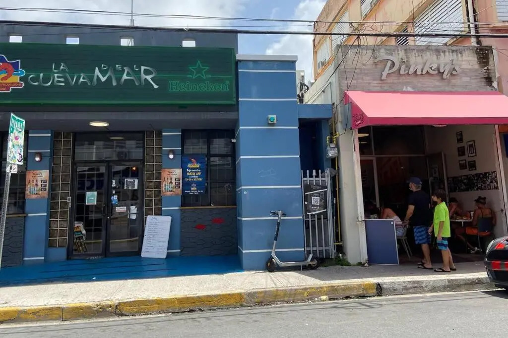 Centric 3B/1Bath near trendy Loiza Street