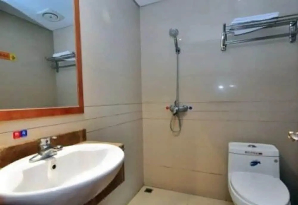 Yaqi Business Hotel