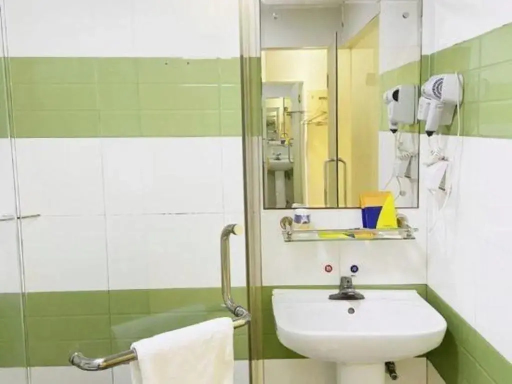 7 Days Inn Zhuhai North Railway Station Jinding Shop