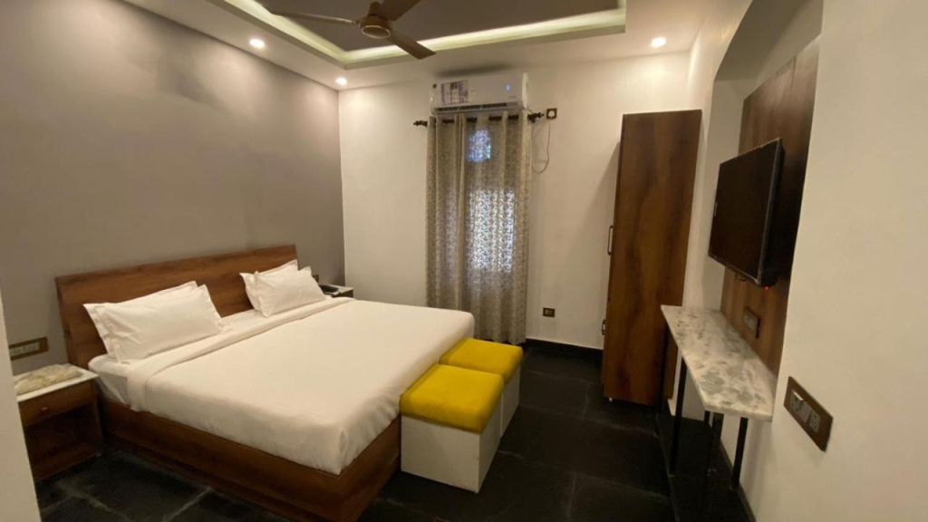 Meeram Ganga - A boutique homestay by the Ganges