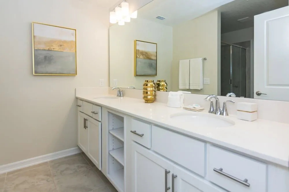 Family  Apartment at Storey Lake 272969