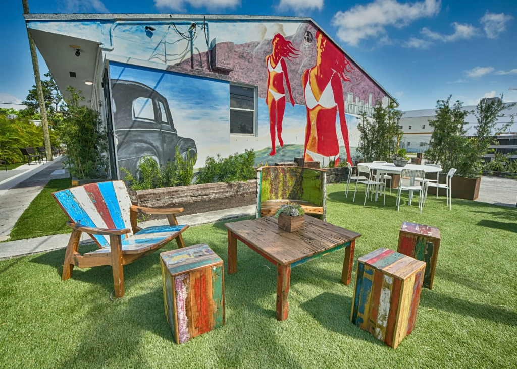 Artrageous Flats Wynwood