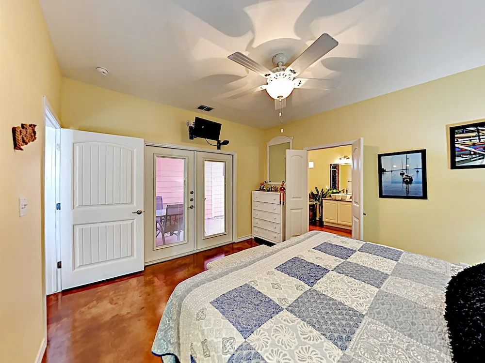 Sail Away Coastal Port Aransas Condo by RedAwning