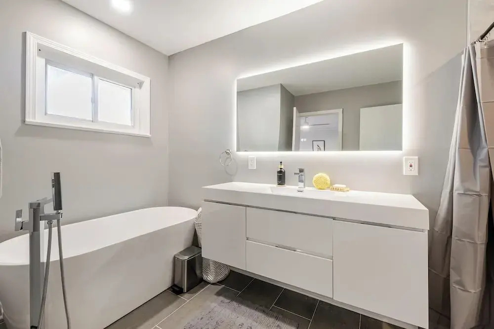Stylish Comfort Modern Chef Kitchen 4 BR 2 Baths
