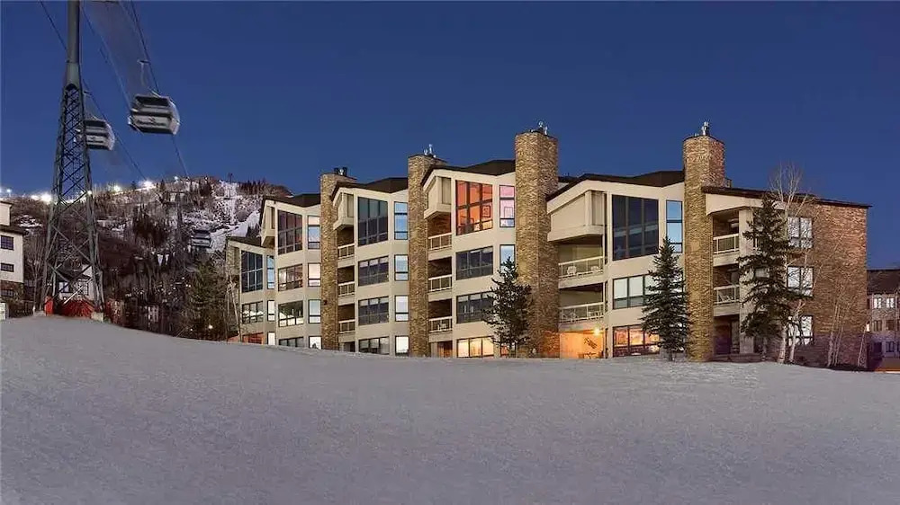 Epernay 125 3 BedroomCondo By Moving Mountains