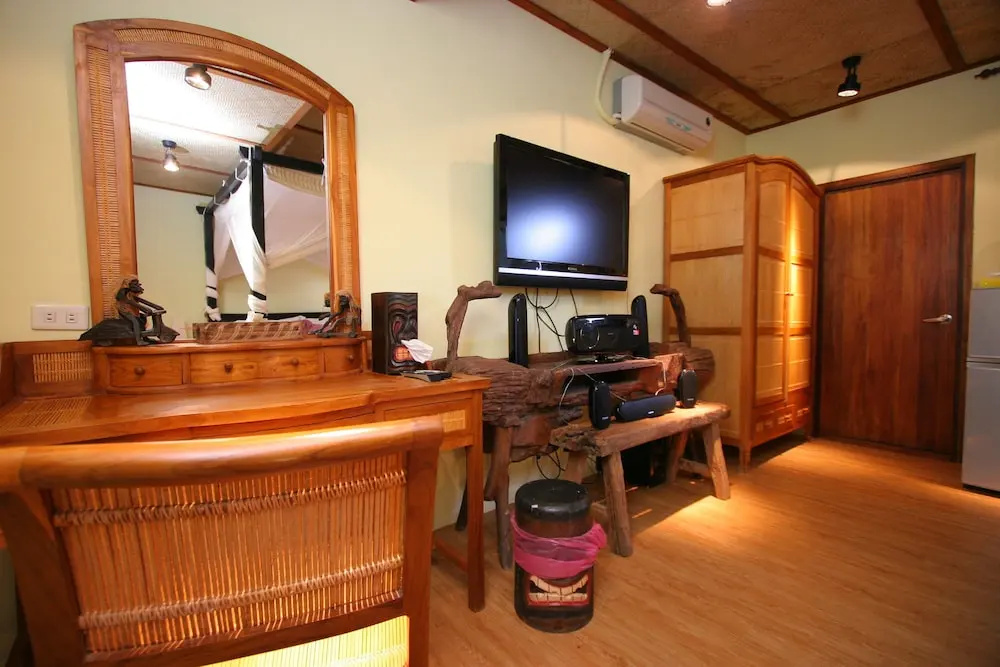 A Fei Surf Inn II - Tiki House