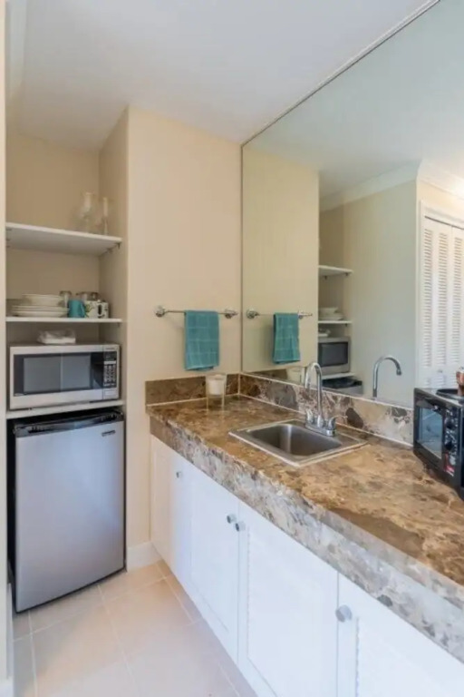 Awesome Views Studio in Waikiki