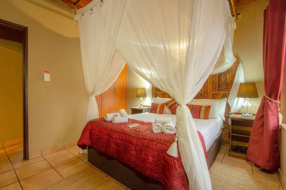 Lovely holiday home bordering Kruger National Park