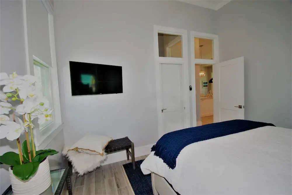 Seaglass Cottage - Private Home At The Shores 3 Bedroom Home by RedAwning