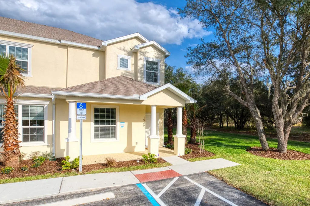 Amazing house with a nice private pool near Disney