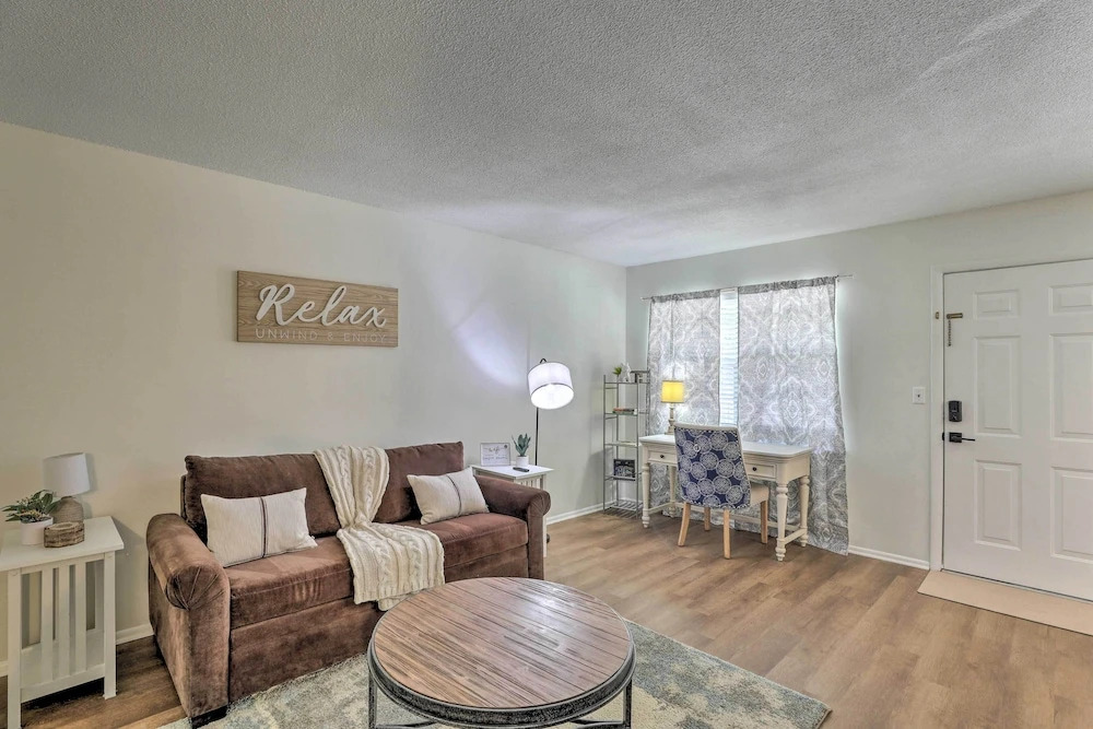 Cozy Hanahan Condo w/ Cooper River Access!