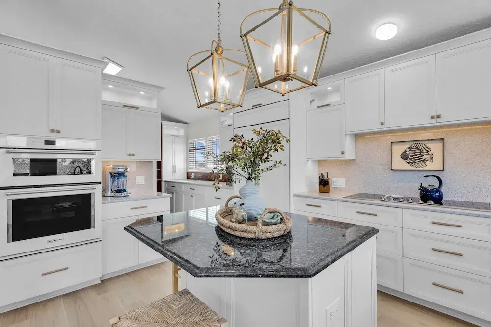 New Listing! Reel Joy Waterfront Luxe With Pool And Private Dock 4 Bedroom Home