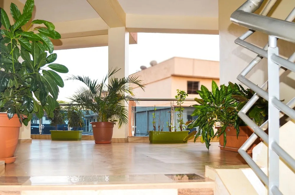 Selina Apartments