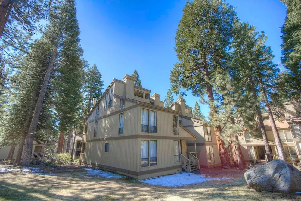 KWC1055 - Kingswood Cornerview