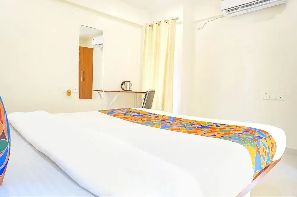 FabHotel Majestic Luxurious - Nr Rajaram Bhiku Pathare Stadium