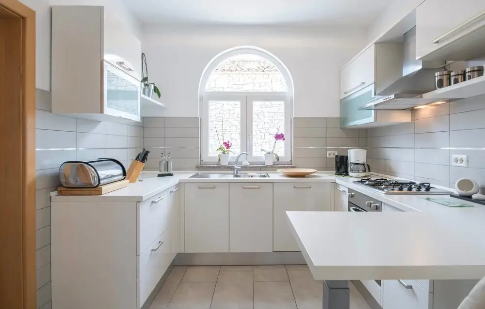 Awesome Home in Vodnjan With 3 Bedrooms, Internet and Outdoor Swimming Pool