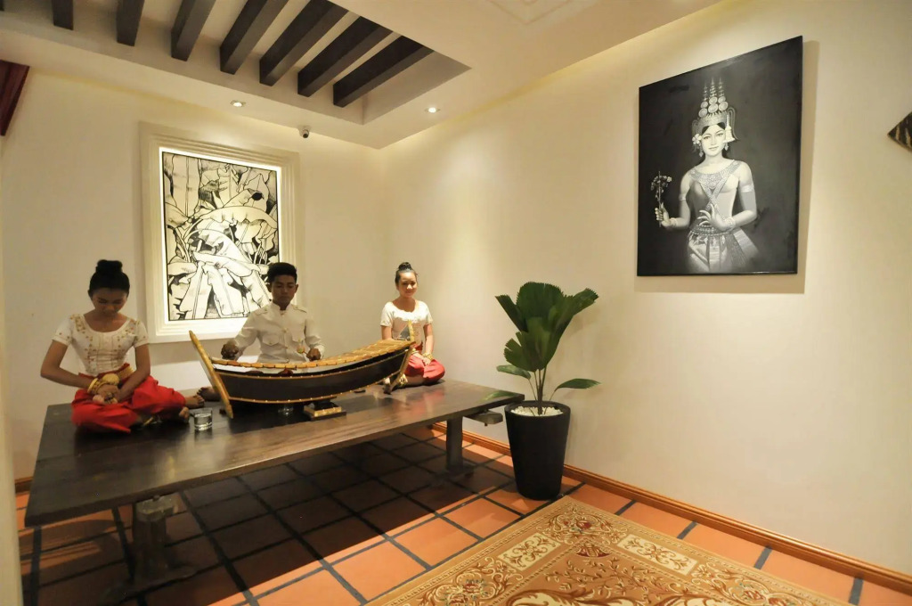 La Rose Suites