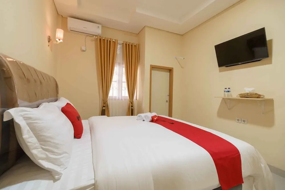 Reddoorz Syariah Near Plaza Andalas Padang
