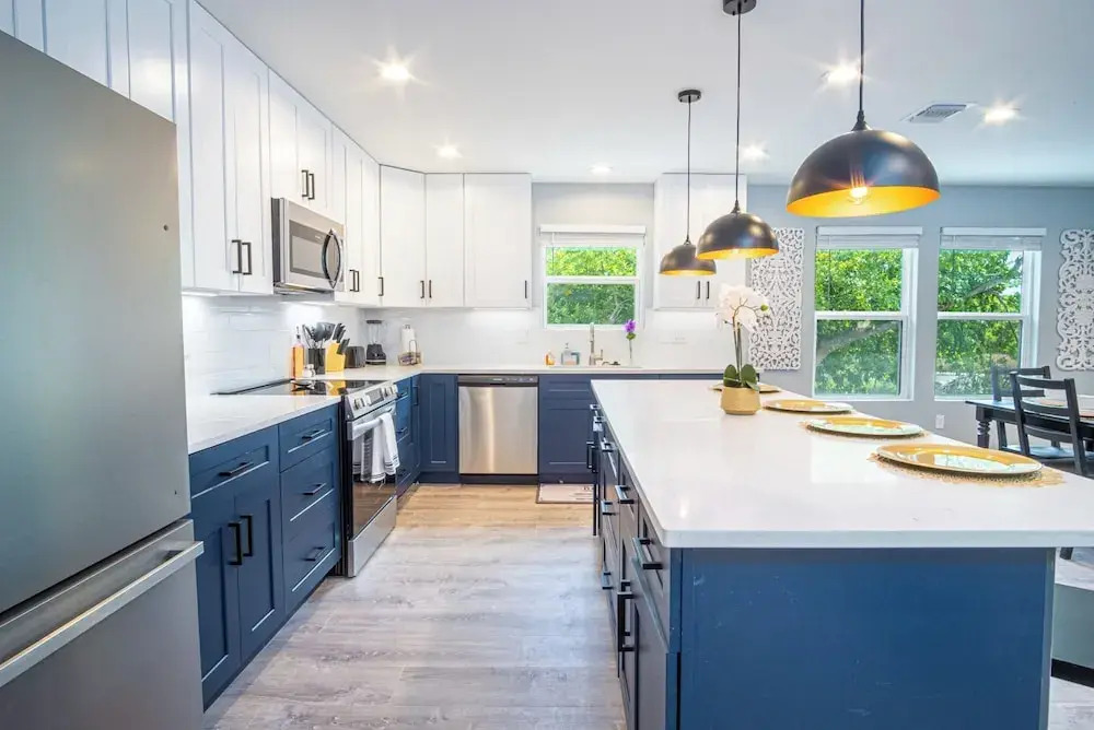 Comfortable 5br/2.5ba Family Home Near Riverwalk
