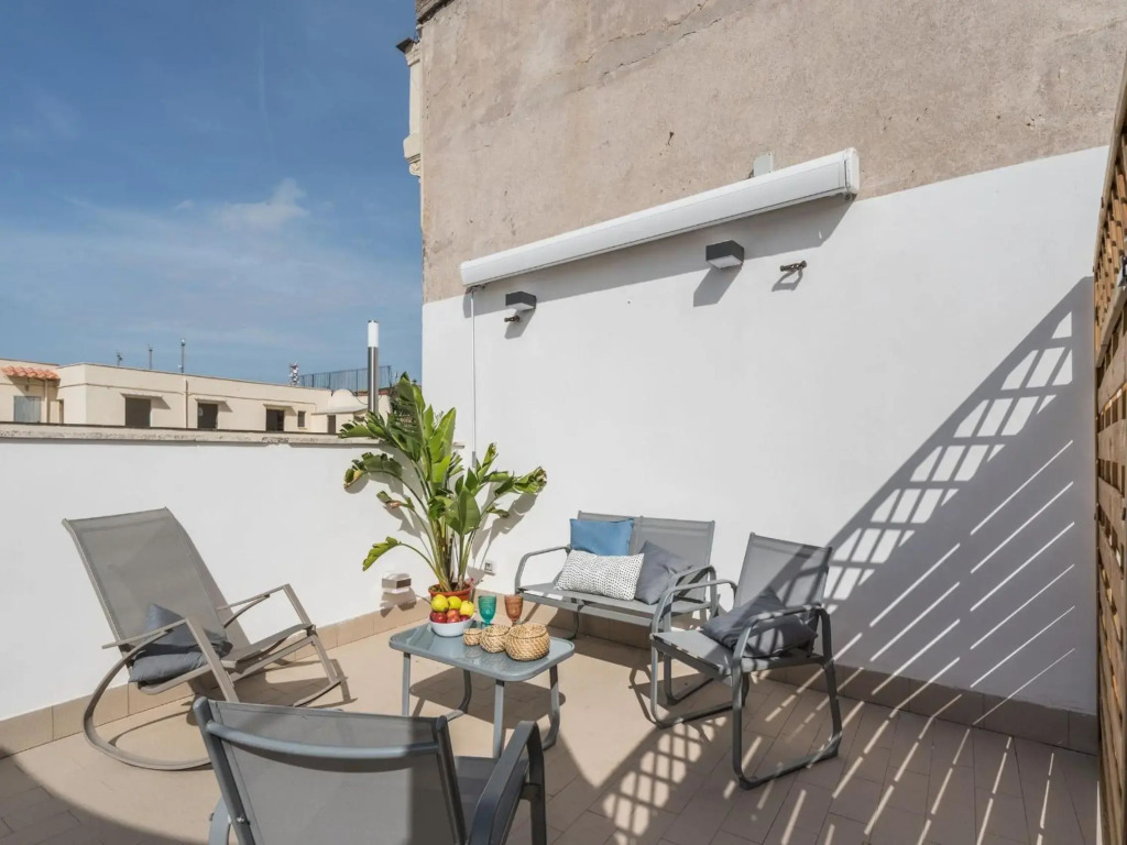 The Best Rent - Beautiful two-bedroom apartment near Colosseo