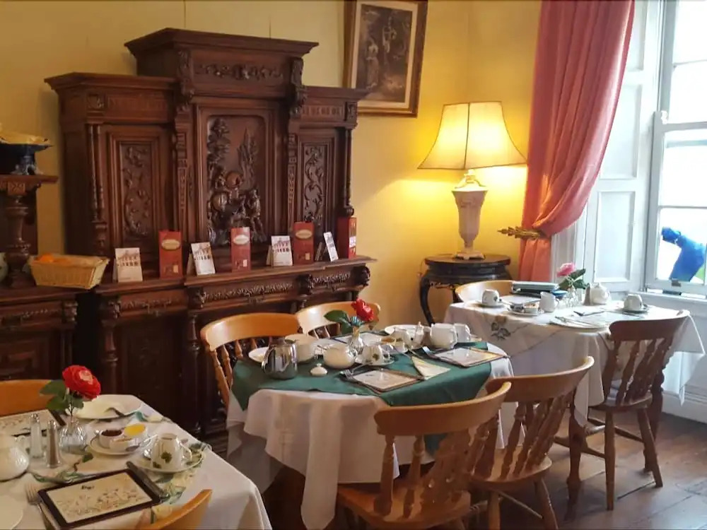 Fennessys Hotel