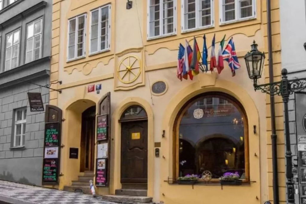 LH Hotel Golden Wheel