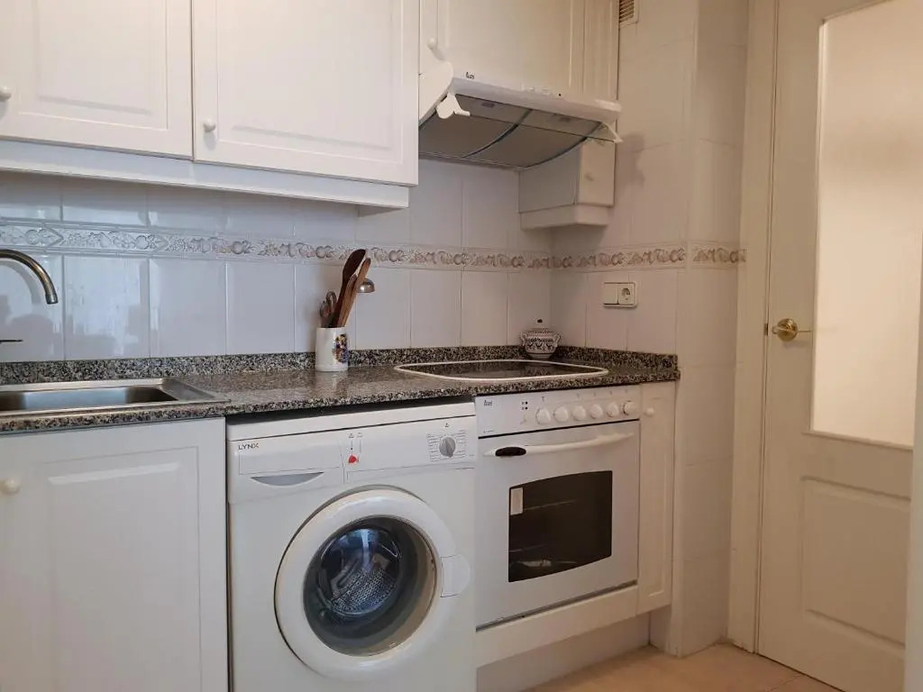 Apartamentos Apolo12 (1-1º-B)