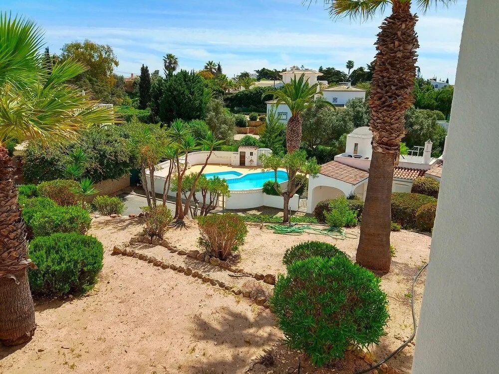 Lovely 2 Bedroom end Townhouse in Carvoeiro