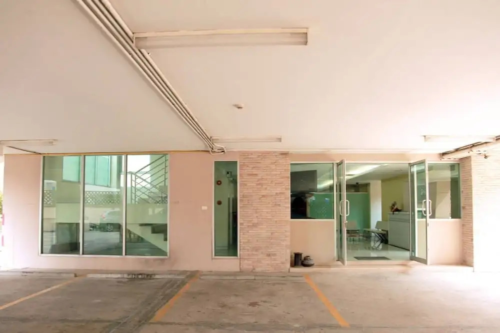 OYO 274 Meesook Residence