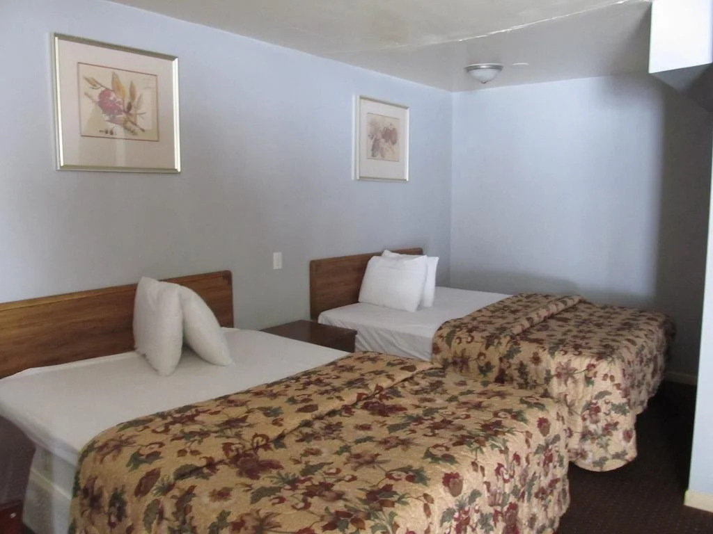 Great Lakes Motel