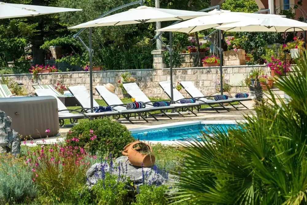 Villa Thousand Roses