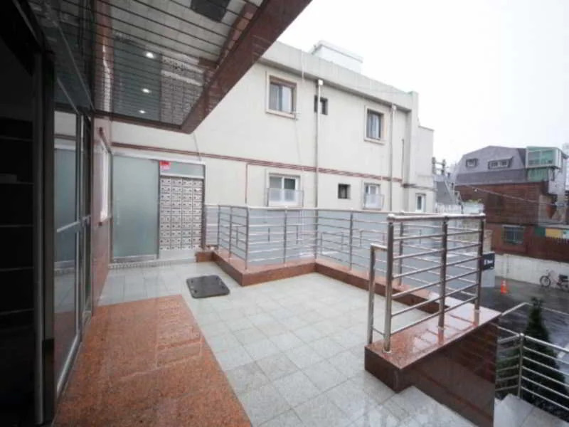 Myeongdong Sky Castle House