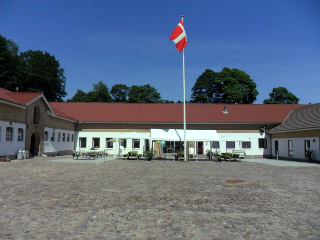 Thise Ladegaard